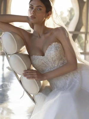 Pronovias - Parrish