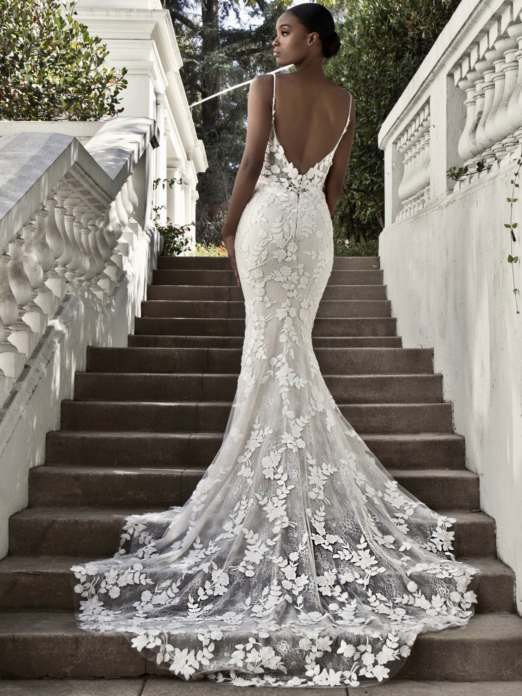 Blue by Enzoani Lesley De Bruidshoek